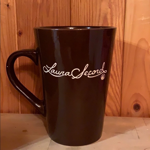 NWOT Tall 15 oz. Brown Mug, Laura Secord